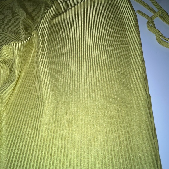 SHEIN High Waist Flare Trousers w/ Waist strap. - Picture 3 of 5